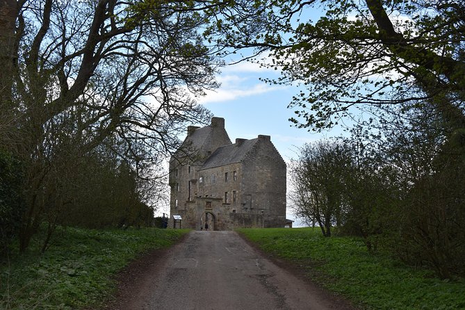 2-Day Outlander Experience Small Group Tour from Edinburgh - Blackness Castle, Fort William in a Different Coat