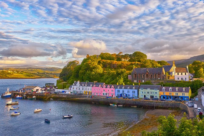4-Day Isle of Skye and Highlands Small-Group Tour from Edinburgh - Day 1 from the Kelpies to Glencoe: modern Scotland and old heartbreak