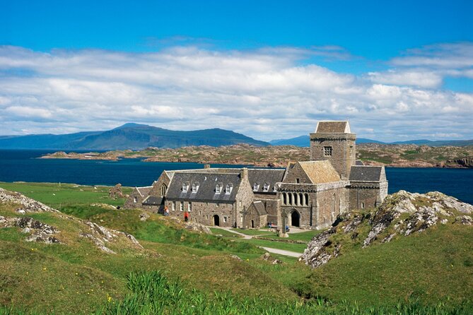 4 Day Mull, Iona and Staffa Puffin Experience from Edinburgh - Day 4: Glencoe viewpoints, Three Sisters, and a working distillery tour