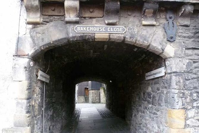 A History of Witchcraft in Edinburgh: A Self-Guided Audio Tour - How the self-guided VoiceMap tour works (and how to set yourself up fast)
