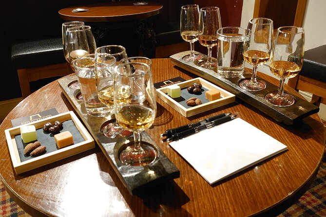 Afternoon Whisky Tasting in a Traditional Edinburgh Bar - Four Samples, One Real Skill: Learning Your Own Preferences