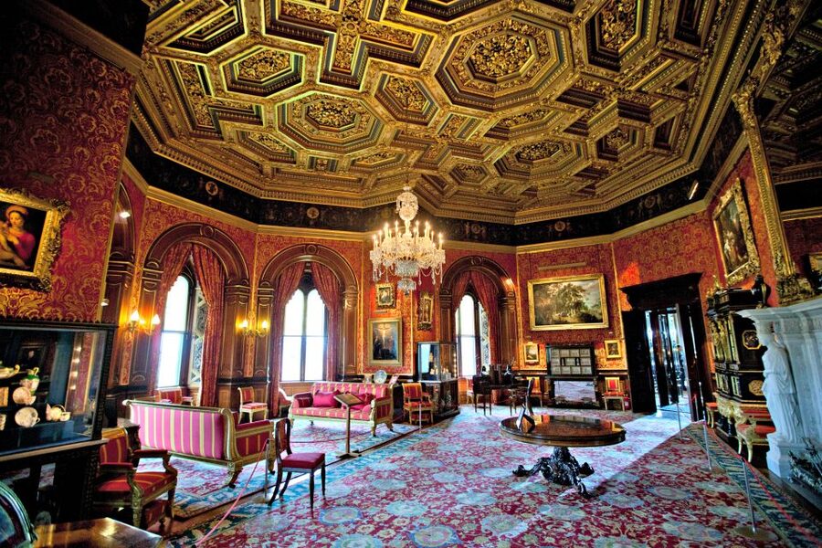 Alnwick Castle and Scottish Borders Tour from Edinburgh - Alnwick Village break: quick resets and photo stops