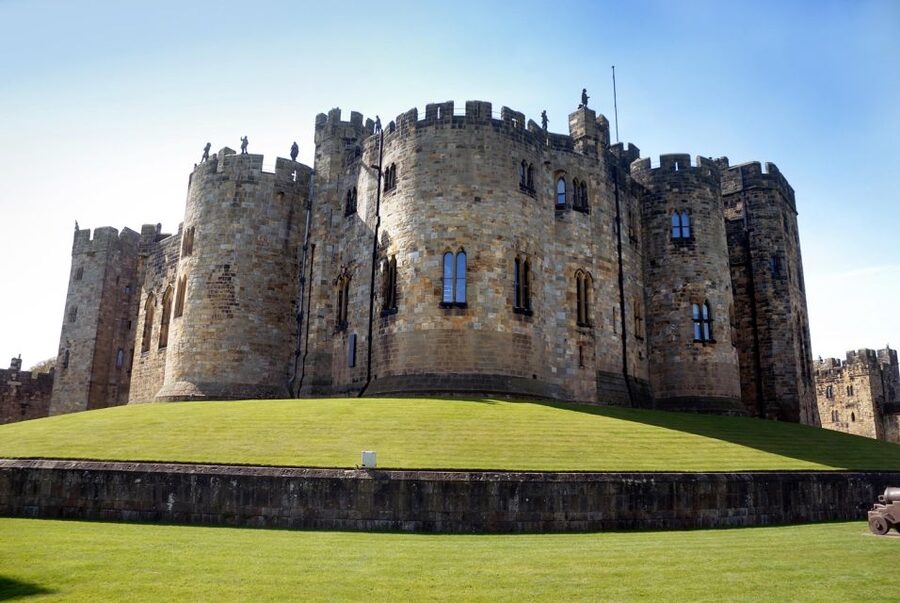 Alnwick Castle and Scottish Borders Tour from Edinburgh - Timing and ticket choices: how to make the day feel right