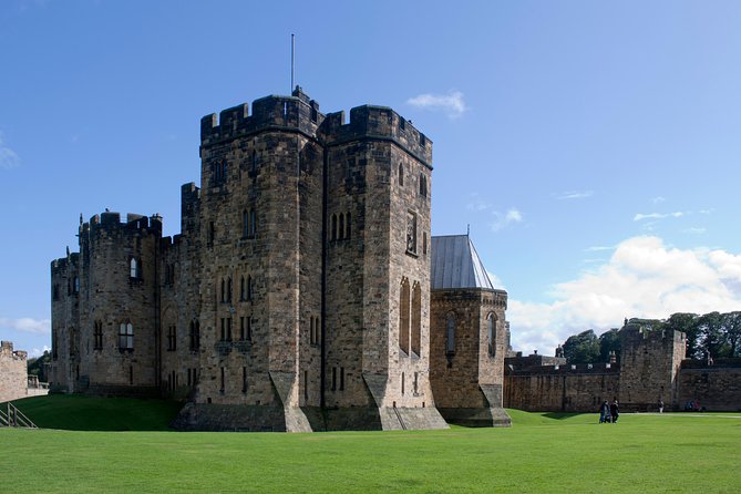 Alnwick Castle, Northumberland and Borders Tour with Admission - Morning Departures From Edinburgh: Meeting Point, Coach Comfort, and Pace