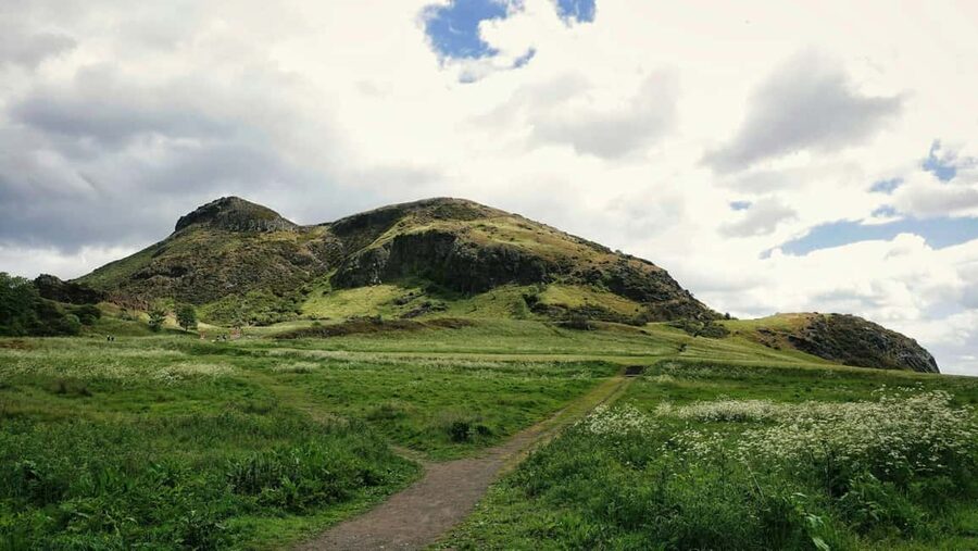 Arthur's Seat Hike: Sunset, Sunrise, Daytime - What to bring (and what you must not forget)