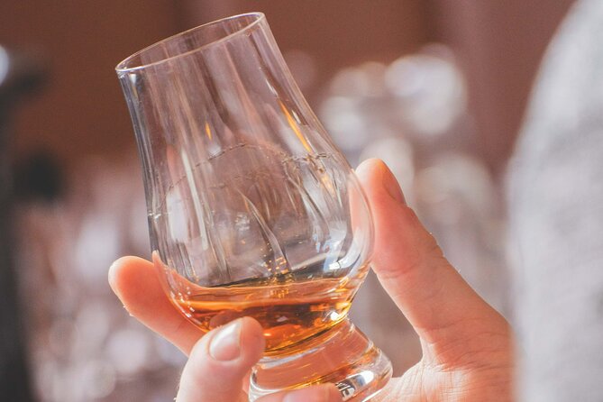 Cellar Of Scotland Walking Tour, taste Edinburgh's finest drinks - Your guide’s role: drinks industry expert, plus city context