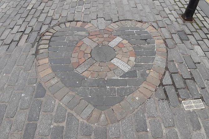 Curious Tales of the Royal Mile - Private Walking Tour - Why this Royal Mile walk feels different from a standard tour