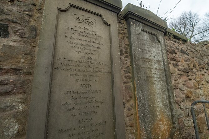 Dark History and Ghost Tour of Edinburgh - Greyfriars: the poltergeist, body snatching, and ending near Greyfriars Bobby