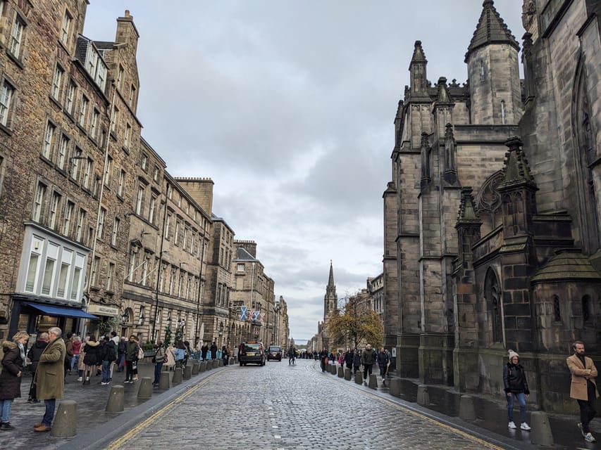 Dark Stories of Edinburgh: walking tour in French - Key highlights worth your attention
