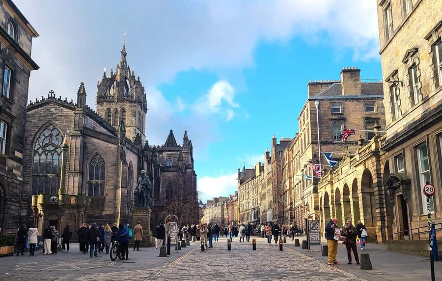 Edimbourg : Visite guidée privée en français avec Clémentine - Why Clémentine’s French Private Walk Makes Edinburgh Click