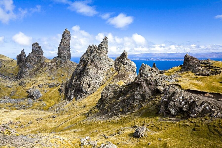 Edinburgh: 3-Day Isle of Skye, Highlands, and Loch Ness Tour - Transport, Comfort, and the Guide Factor on a Small Group Tour