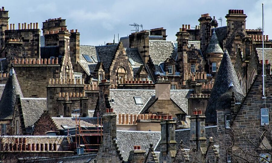 Edinburgh: 3-Hour Historical Walking Tour in Spanish - Old Town Closes, St Giles’ Spire, and the Stories Behind Presbyterian Scotland