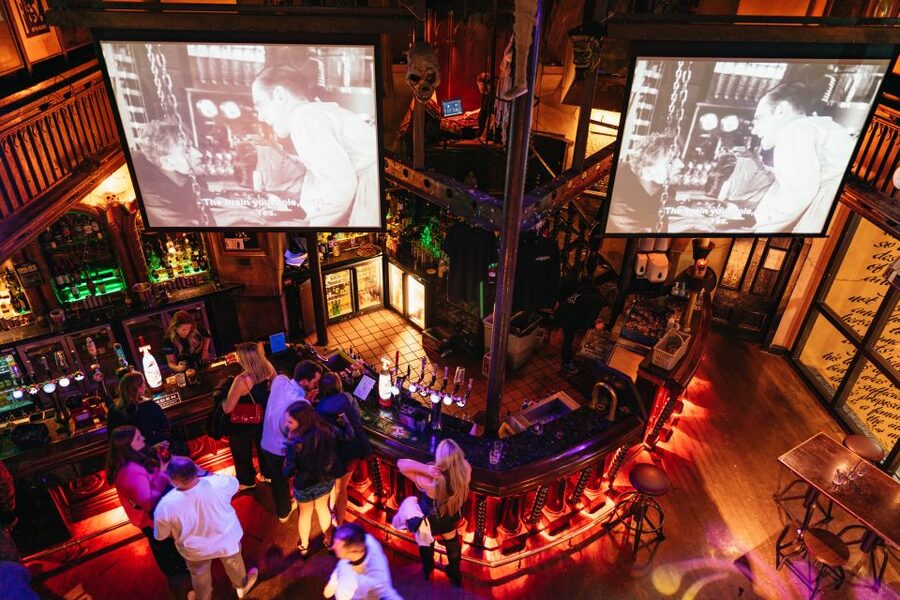 Edinburgh: 7 Bar Pub Crawl with 7 Shots & Discounts - Your 7 free shots: what you get, and what to watch