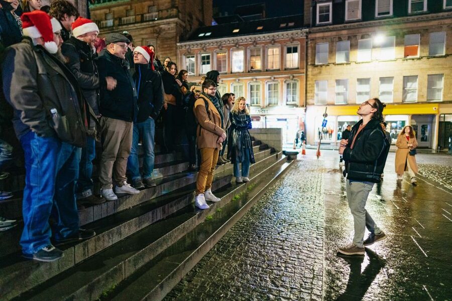 Edinburgh: 7 Bar Pub Crawl with 7 Shots & Discounts - Where the night starts: O’Neill’s Edinburgh, downstairs check-in