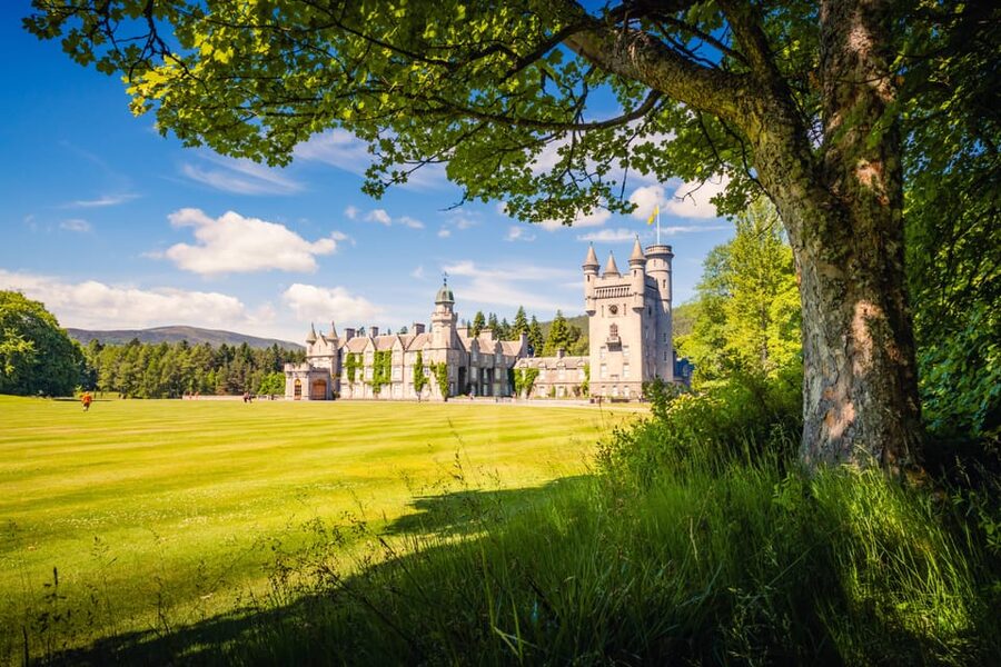 Edinburgh: Aberdeenshire, Balmoral Castle & Northeast Coast - From Castle Terrace to the Forth Bridges: the drive that starts the story