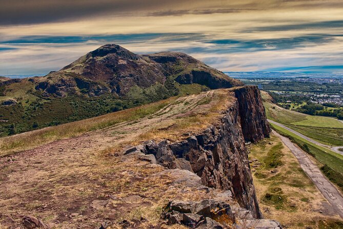 Edinburgh: Arthur's Seat Hike with Local Guide - Arthur’s Seat is a short walk from the city, with real hill power
