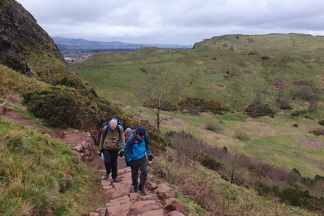 Edinburgh: Arthur's Seat Hike with Local Guide - Meeting at the King’s Gallery: the easiest way to start without stress