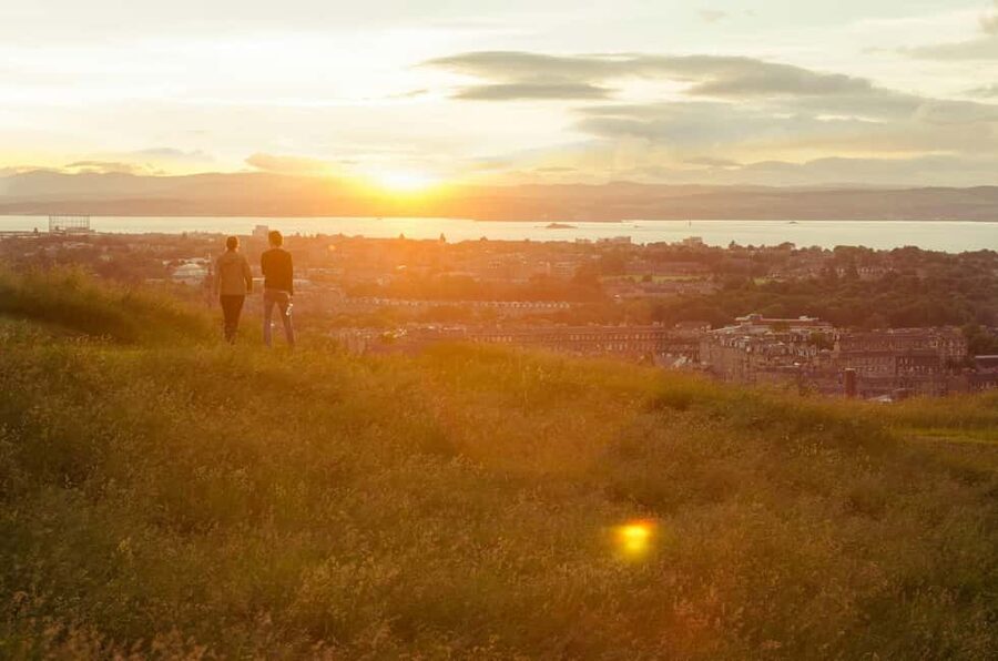 Edinburgh: Arthur's Seat Hike with Mountain Guide - The climb plan: Holyrood Palace zone to Arthur’s Seat summit