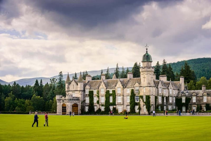 Edinburgh: Balmoral Castle and Scone Palace Royal Tour - The Highlands drive up: Blairgowrie, the Glenshee area, and big sky time