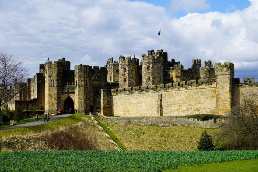 Edinburgh: Bamburgh Castle, Northumberland and Alnwick Trip - The value of a long 10.5-hour day from Edinburgh