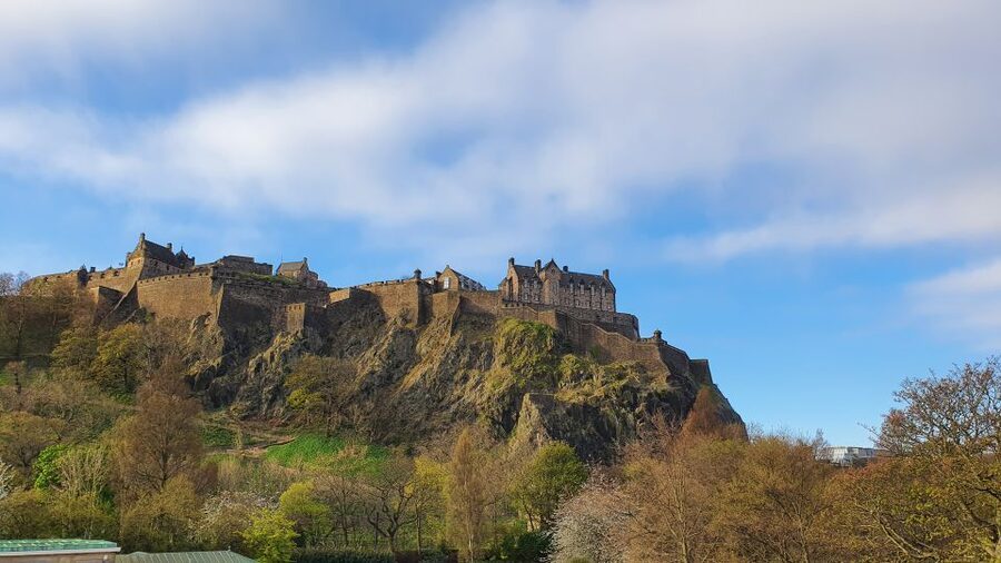 Edinburgh Castle: 120-Minute In-Depth Tour with Expert Guide - Edinburgh Castle in 120 Minutes: Why This Timing Works