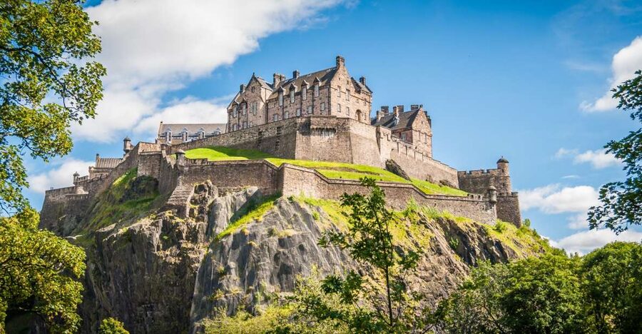 Edinburgh Castle: 120-Minute In-Depth Tour with Expert Guide - Castlehill to the Esplanade: Where the View Starts the Story