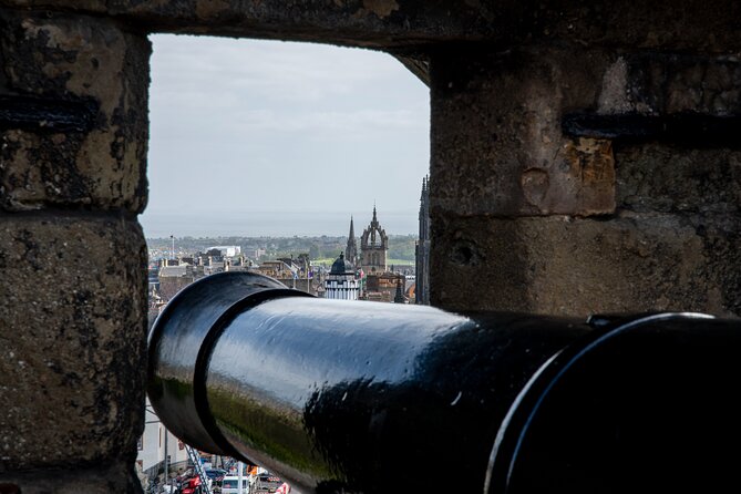 Edinburgh Castle: Guided Walking Tour with Entry Ticket - Price and value: why $49 can feel fair here
