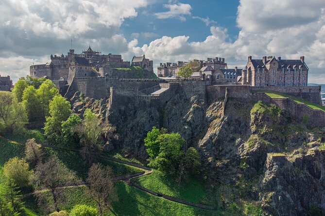 Edinburgh Castle: Guided Walking Tour with Entry Ticket - Esplanade time: getting the big picture before you enter