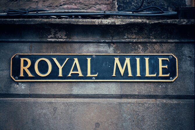 Edinburgh Castle & Old Town Small Group Guided Tour - Entering Edinburgh Castle With Your Guide (50 Minutes)