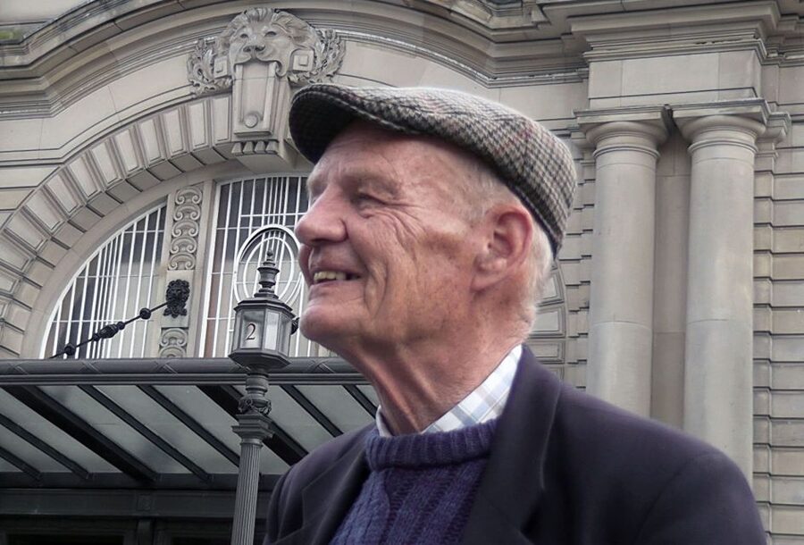 Edinburgh: City Highlights Private Guided Walking Tour - John Knox’s House and the Scottish storytelling center