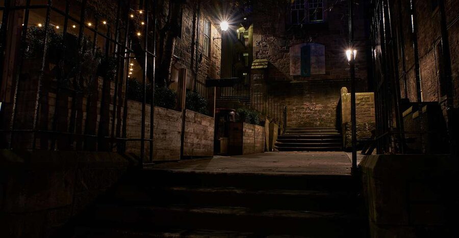 Edinburgh: Dark Secrets of the Old Town Ghost Walking Tour - Old Calton Cemetery: Why This Graveyard Becomes the Spooky Centerpiece
