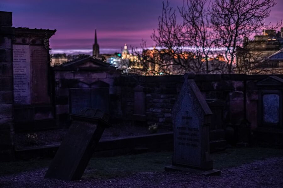 Edinburgh: Dark Secrets of the Old Town Halloween Tour - The Walking Pace and What “2 Hours” Really Means