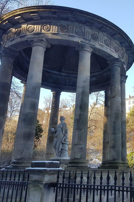 Edinburgh: Dean Village and Circus Lane Walking Tour - Getting Away From the Old Town, Without Leaving the City