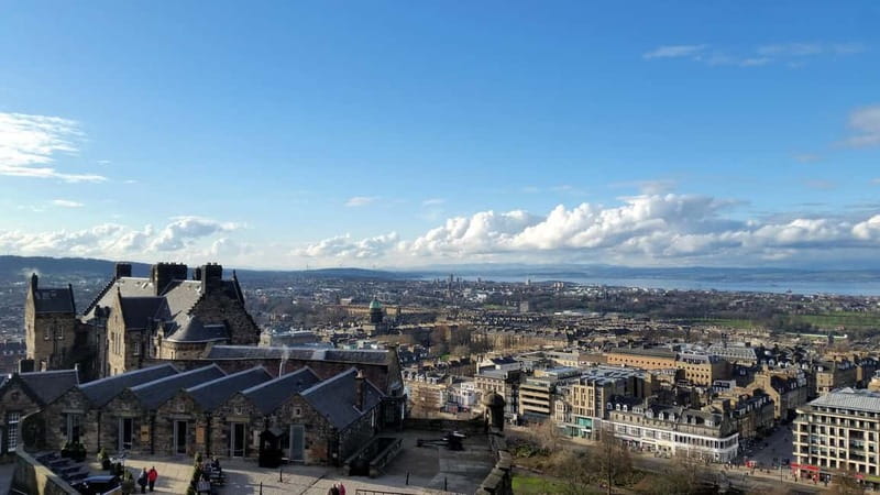 Edinburgh: Edinburgh Castle Guided History Tour with Tickets - Key points worth making time for