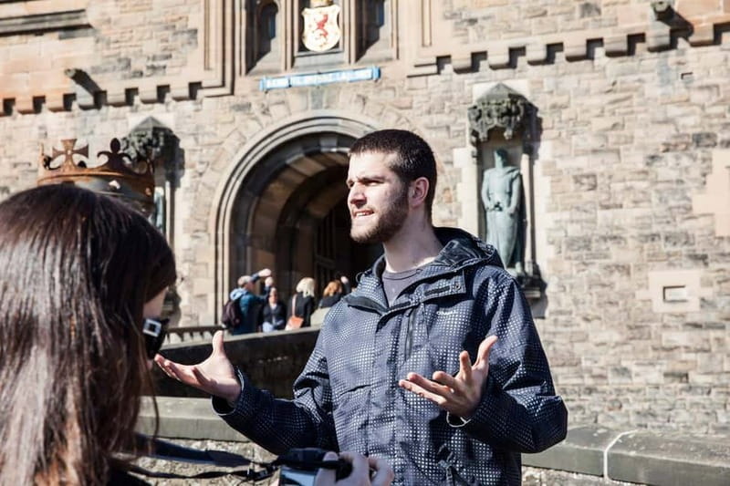 Edinburgh: Edinburgh Castle Guided History Tour with Tickets - From the Royal Mile to Castle Rock, fast and focused