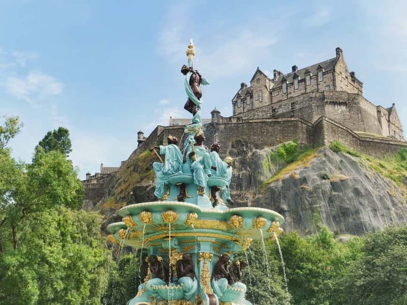 Edinburgh: Edinburgh Castle Guided History Tour with Tickets - The Great Hall, feasts, and the power rooms you can actually stand in