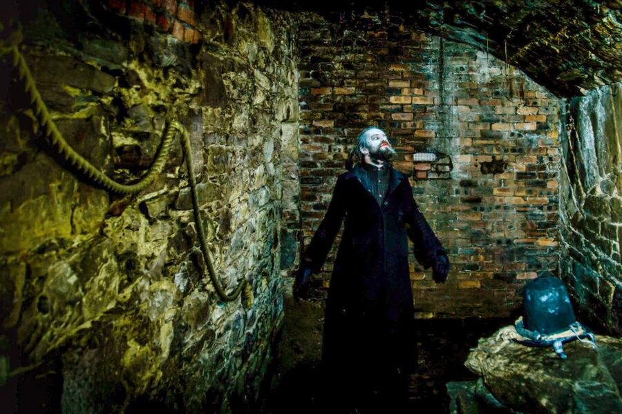 Edinburgh: Evening Underground Ghost Tour - The 30-Minute Walk Through Old Town Wynds and Alley Shadows