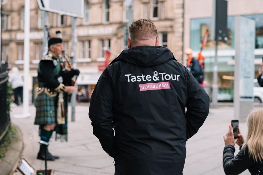 Edinburgh: Food Tour with drinks - Starting at the Lyceum Theatre, You Get the Map in 3.5 Hours