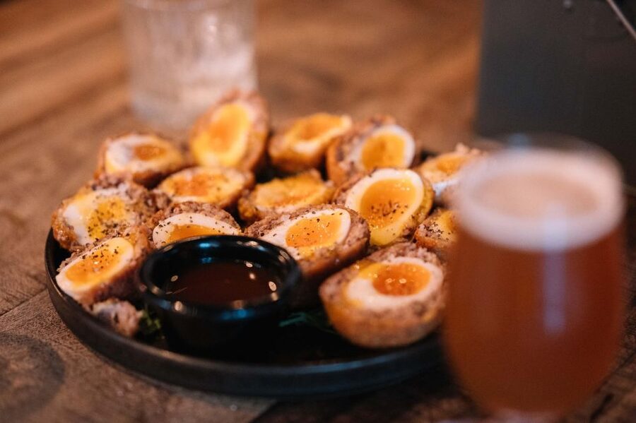 Edinburgh: Food Tour with drinks - Eating Your Way Through Key Scottish Favorites (With a Practical Heads-Up)