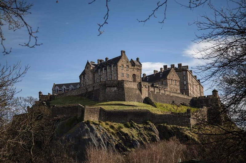 Edinburgh: Full-Day Walking Tour with Edinburgh Castle - Princes Street views and a lunch break that keeps you energized