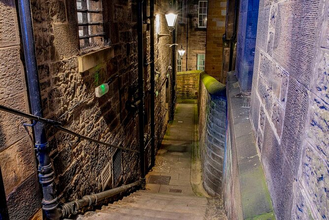 Edinburgh Ghost Tour: Mysteries, Legends and Murders - Edinburgh After Dark, With Murder Stories and Real Locations