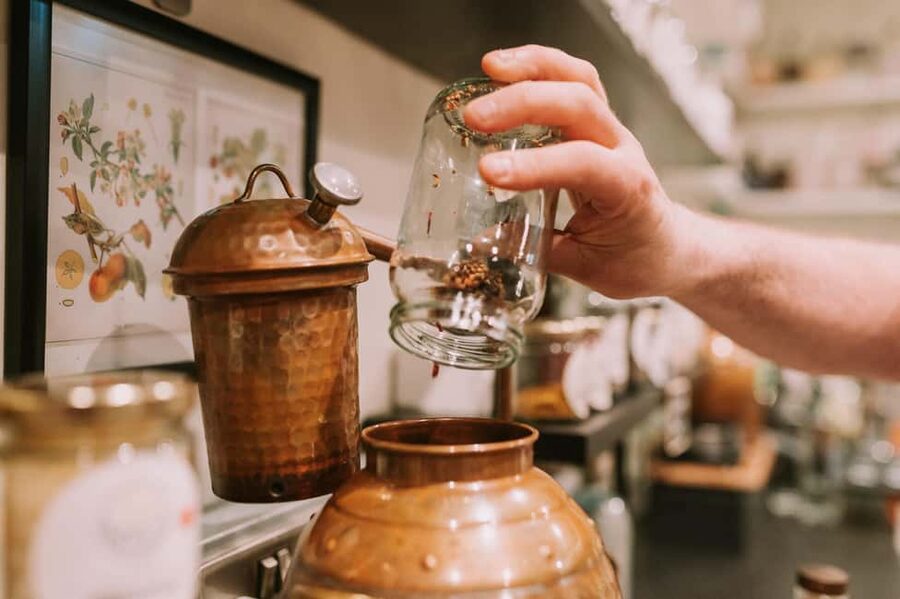 Edinburgh: Gin Distillation Workshop with Gin Tasting - Gin Tasting That Actually Teaches Your Palate