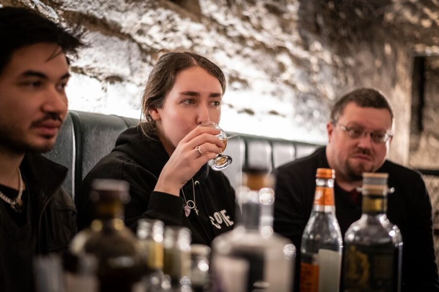 Edinburgh: Gin Tasting at Underground Venue - Who this Edinburgh gin tasting suits best, and who might skip it