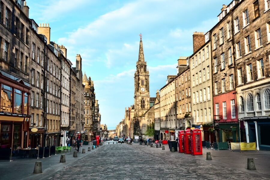 Edinburgh: Guided Harry Potter Tour in French - Where to start on the Royal Mile, and how to not miss it