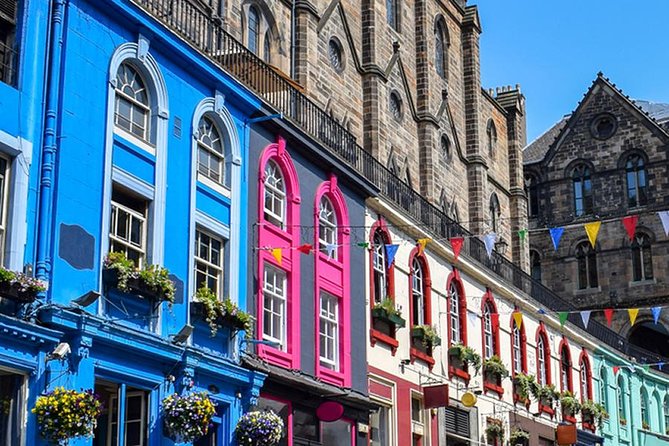 Edinburgh Half Day Guided Private Tour in a Premium Minivan - Greyfriars Bobby and Greyfriars Kirkyard: The Stories Behind the Stone