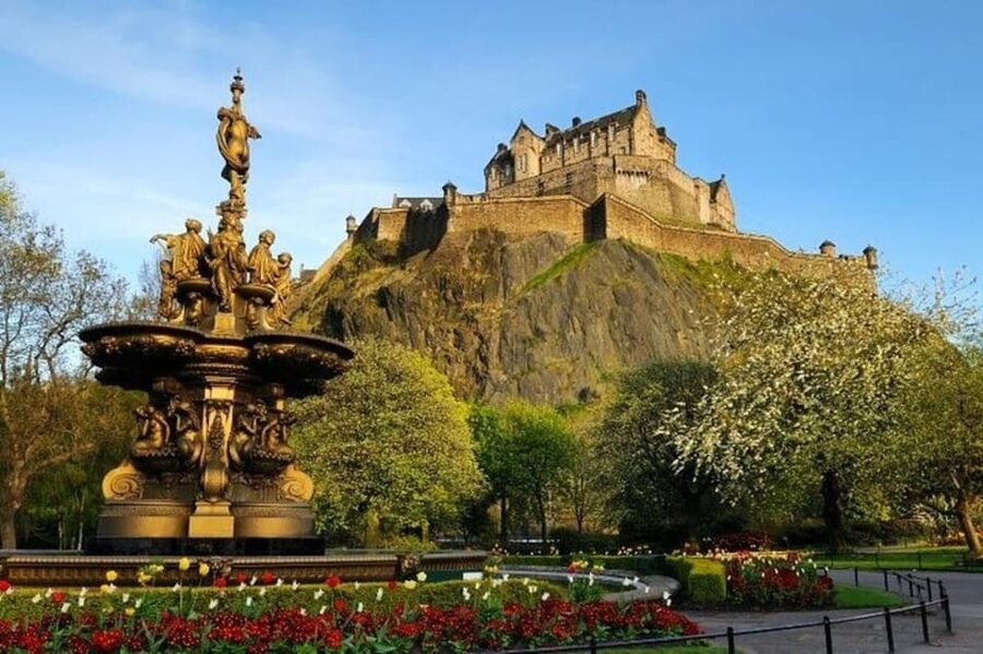 Edinburgh: Harry Potter Guided Private Walking Tour - The Elephant House: where the story is tied to a real café