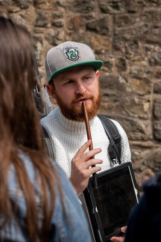 Edinburgh: Harry Potter Origins Tour & Gin Tasting Combo - Greyfriars Kirkyard and Tom Riddle’s Grave area