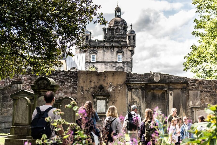 Edinburgh: Harry Potter Origins Tour & Gin Tasting Combo - Elephant Café and Victoria Street, where the city becomes part of the story