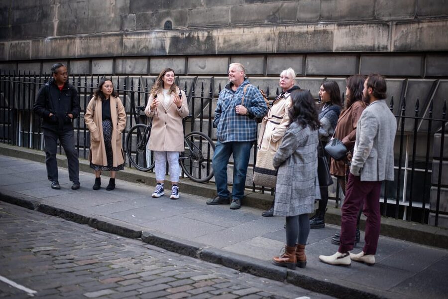 Edinburgh: Harry Potter Tour & Amazing Illusions Experience - Pace, comfort, and what to bring for a smooth day