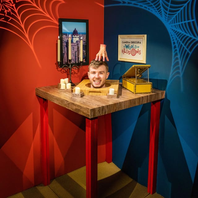 Edinburgh: Harry Potter Tour & Amazing Illusions Experience - Old Town walking and Greyfriars Kirkyard, where the mood shifts